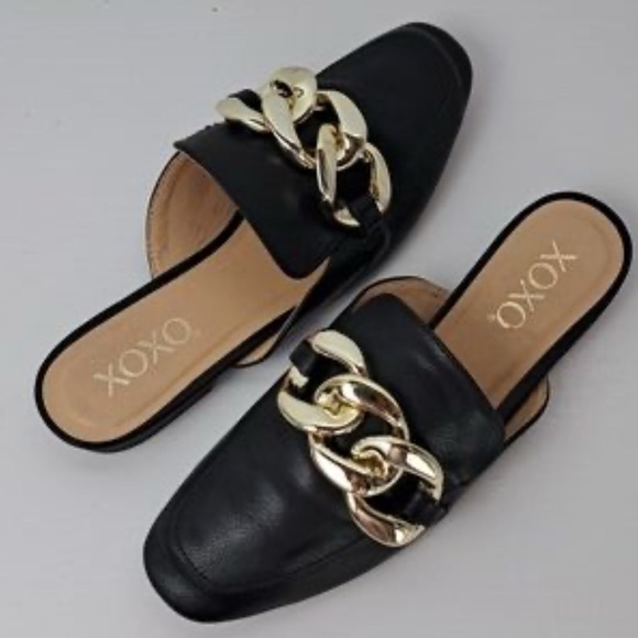 XOXO Shoes - XOXO Black Mules with Gold Chain Accent